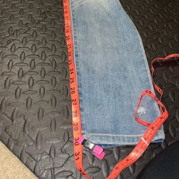 Free People Distressed Light Wash Boyfriend Jeans Size 26 - Picture 9 of 10